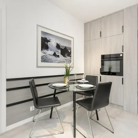 Apartport Wyjatkowe Apartamenty Z Widokiem Na Port W Gdyni By Noclegi Renters Gdynia Eksteriør bilde