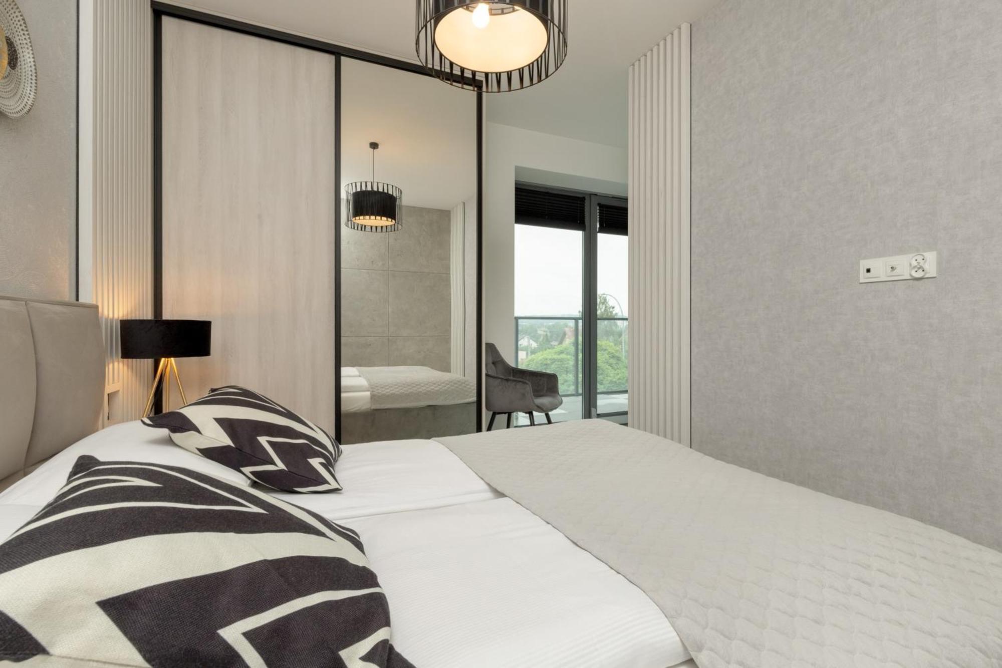 Apartment Apartport Wyjatkowe Z Widokiem Na Port W Gdyni By Renters