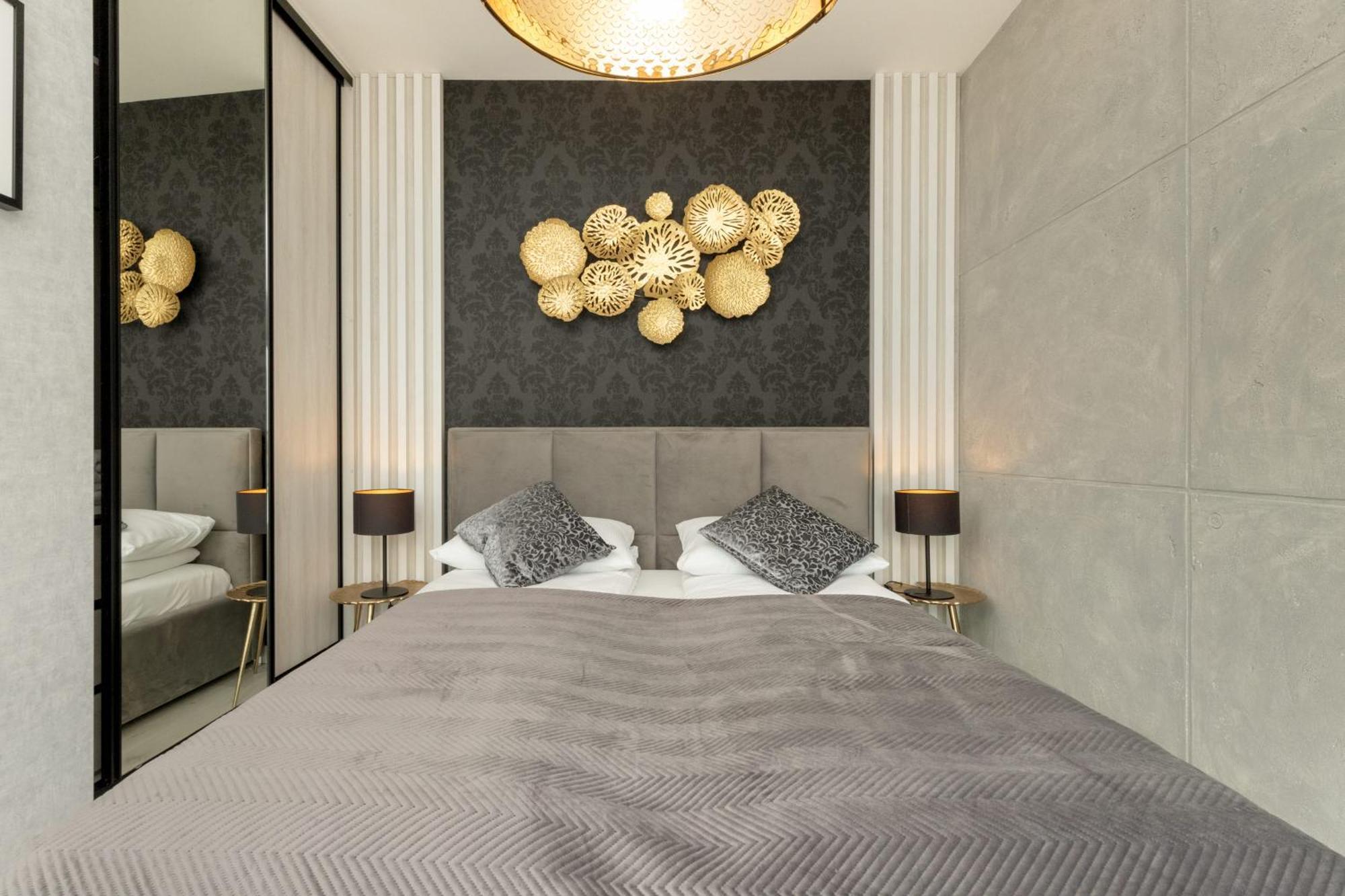 Apartport Wyjatkowe Z Widokiem Na Port W Gdyni By Renters Apartment