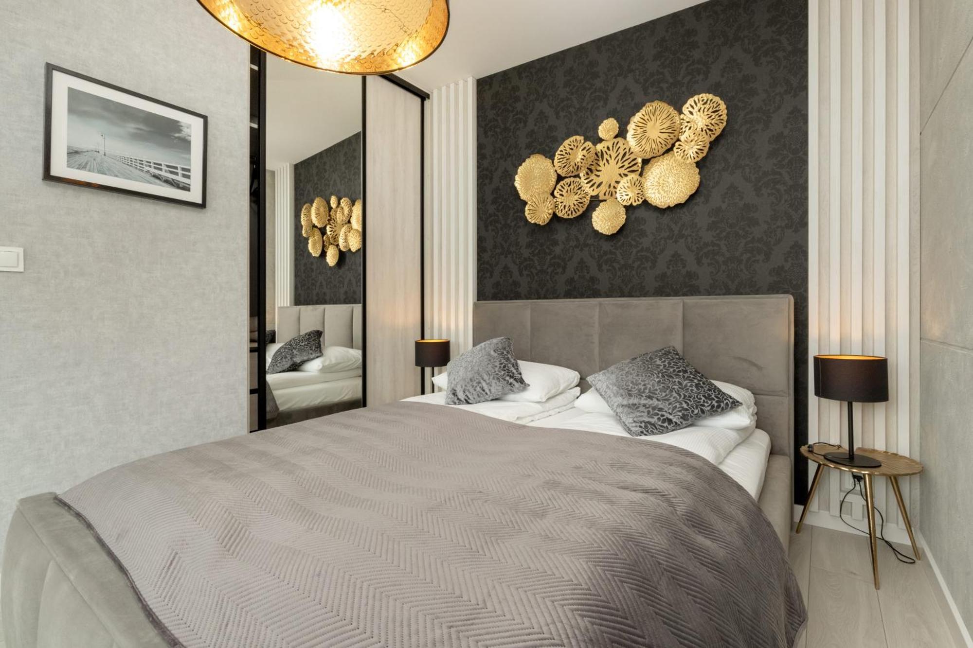 Apartport Wyjatkowe Z Widokiem Na Port W Gdyni By Renters Apartment