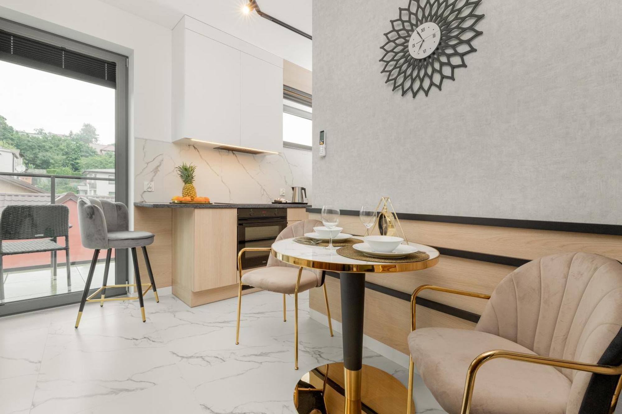 Apartment Apartport Wyjatkowe Z Widokiem Na Port W Gdyni By Renters Gdynia