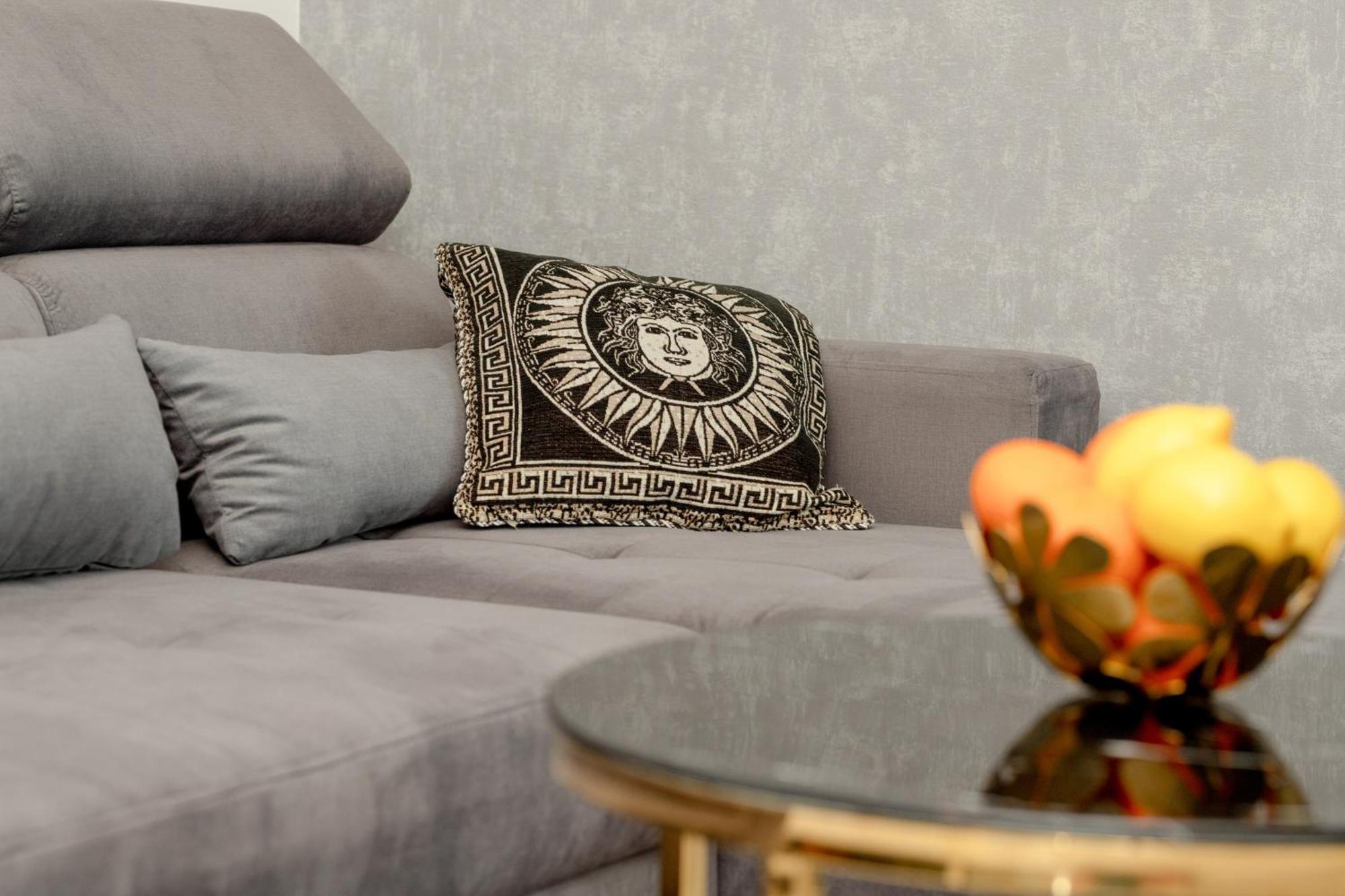 Apartport Wyjatkowe Z Widokiem Na Port W Gdyni By Renters Apartment *